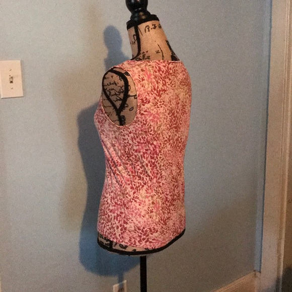 Limited sleeveless top - Picture 2 of 3